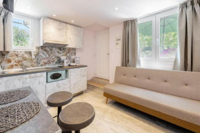 Studio Ioanna 1,5 km from beach